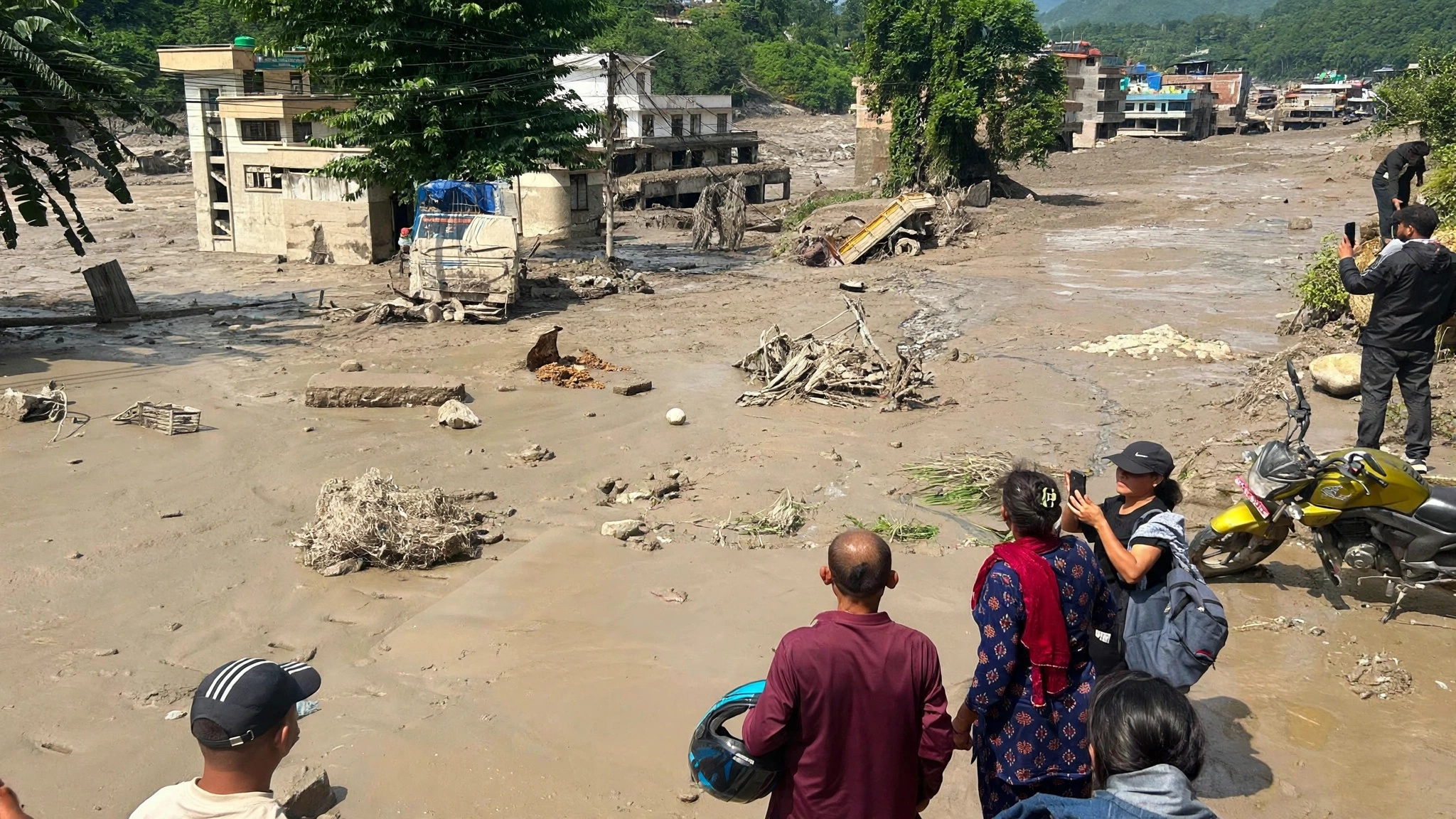 বন্যার ক্ষত না শুকাতেই নেপালে ফের আকস্মিক বন্যা, ভেসে গেছে ঘরবাড়ি-সেতু