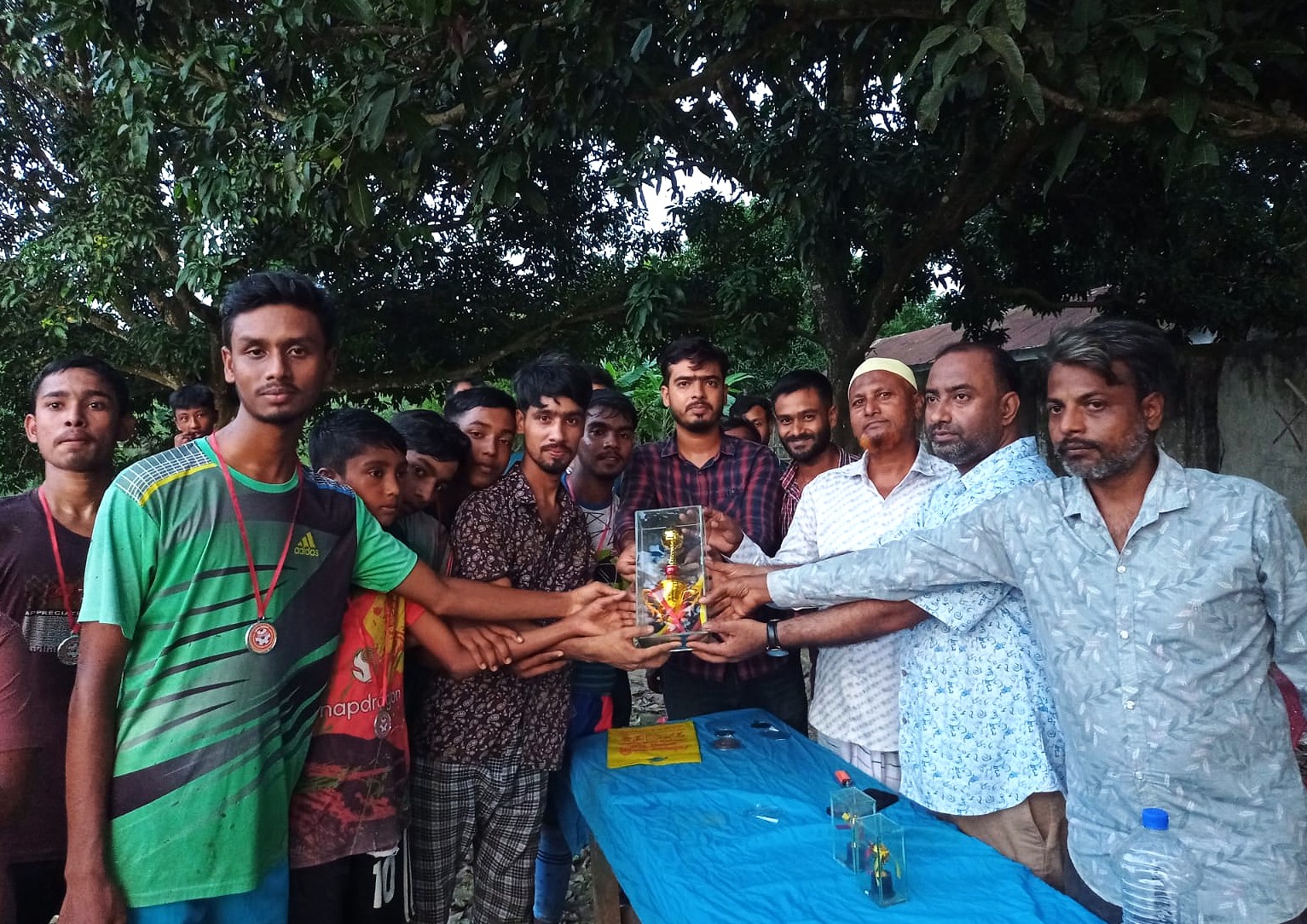 তানোরে বিবাহিত-অবিবাহিতদের প্রীতি ফুটবল ম্যাচ