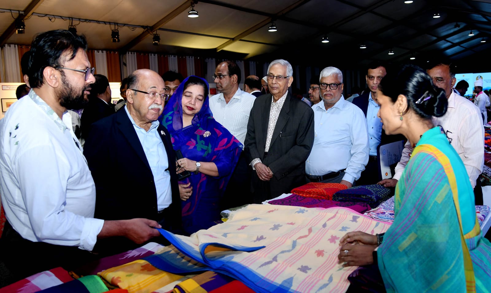 00f10087-b1ed-4d41-b928-68f1d8b93595