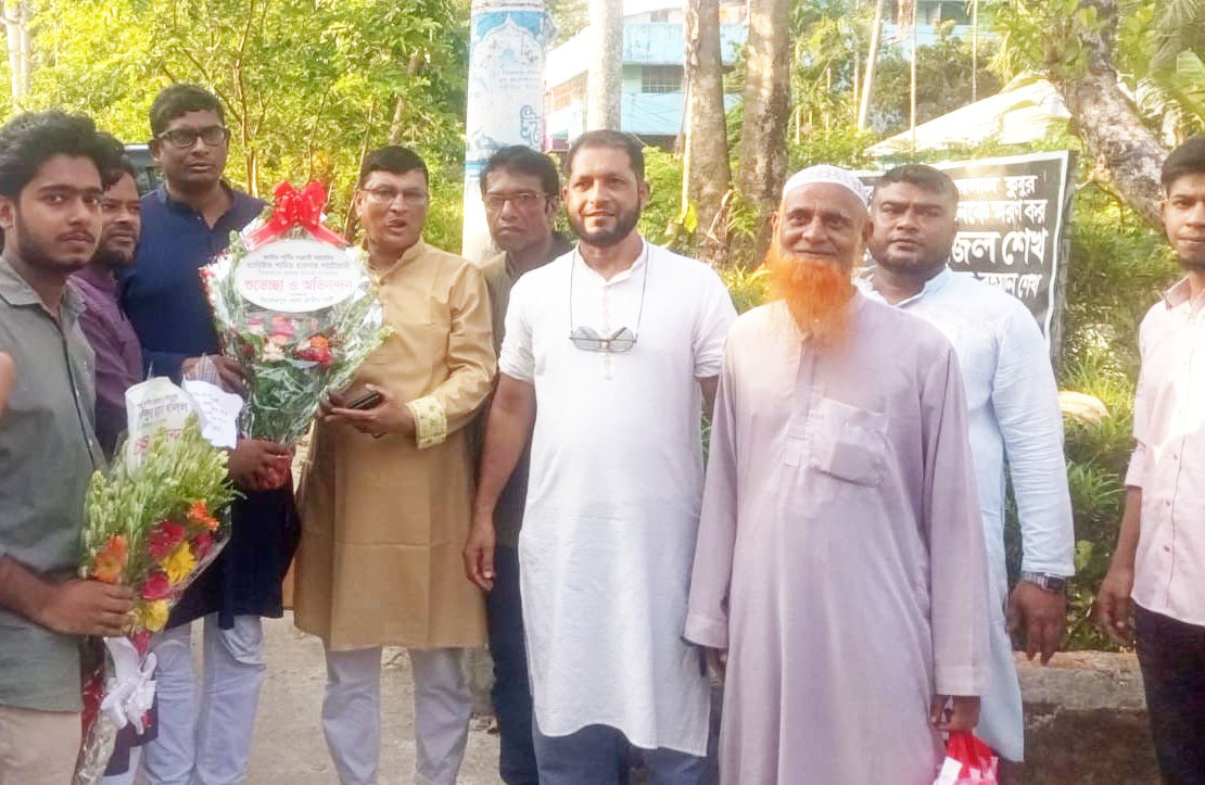 পিরোজপুরে জাতীয় পার্টি নেতার কবর জিয়ারত করলেন মহাসচিব ব্যারিস্টার শামীম পাটোয়ারী
