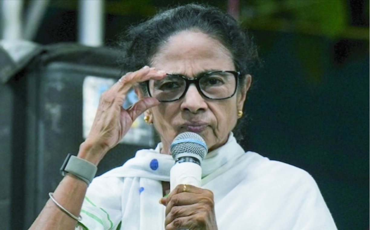 পদত্যাগ না করার ঘোষণা দিলেন মমতা