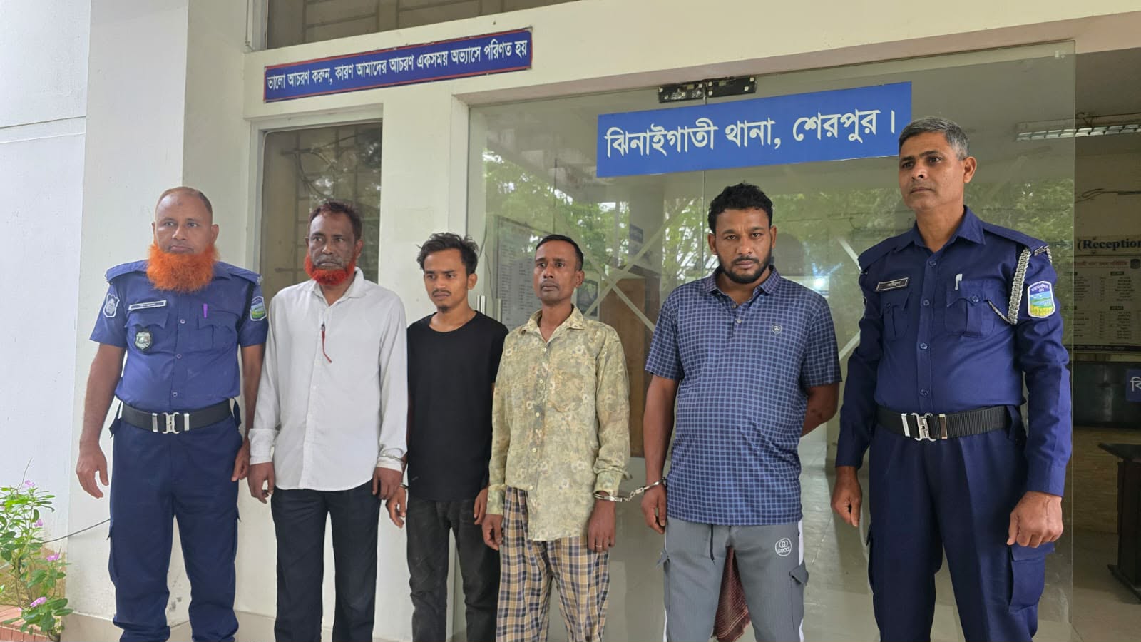 ঝিনাইগাতীতে ইউপিসদস্যসহ ৪ মাদককারবারি গ্রেফতার