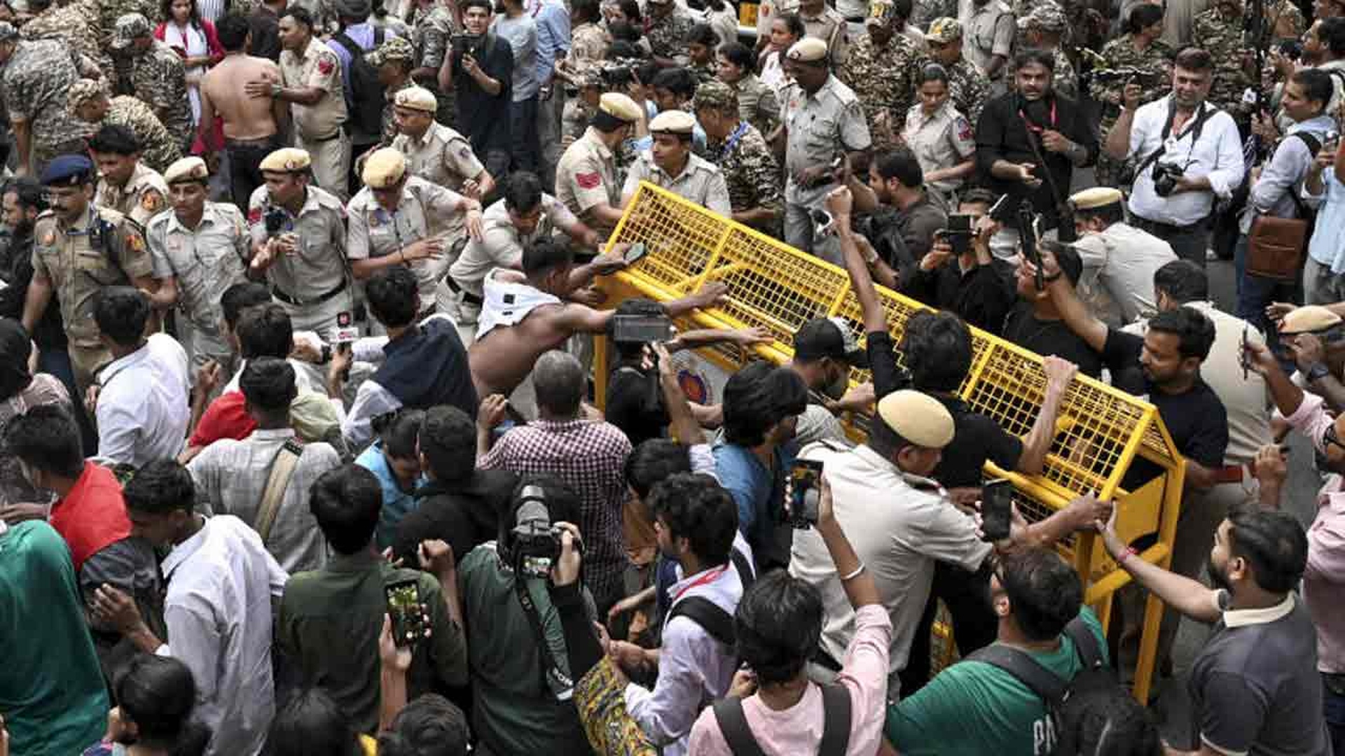 সোমবারও দিল্লিতে জ্ঞানেশ-বিরোধী বিক্ষোভ