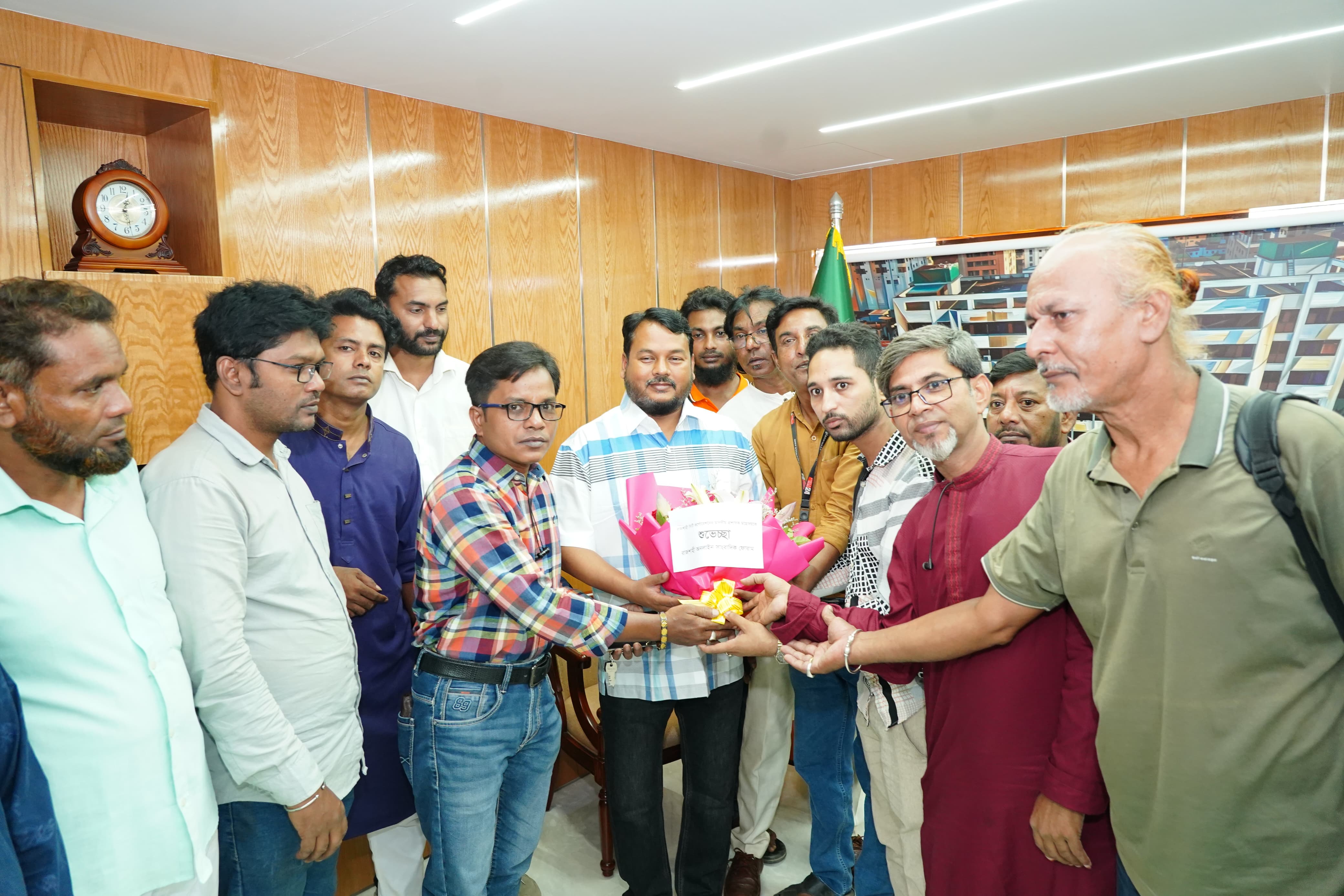 রাসিক প্রশাসকের সাথে অনলাইন সাংবাদিক ফোরামের মতবিনিময়