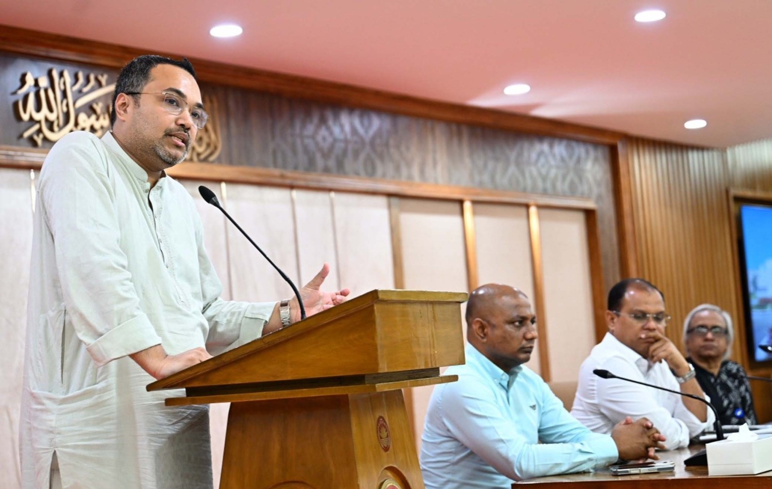 সরকারের ১০০ দিনে মন্ত্রিসভার ৬০ সিদ্ধান্তের ৬২ শতাংশ বাস্তবায়িত: মাহদী আমিন