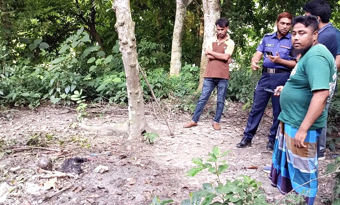ফরিদপুরে সেপটিক ট্যাংক থেকে নারীর দেহাবশেষ উদ্ধার