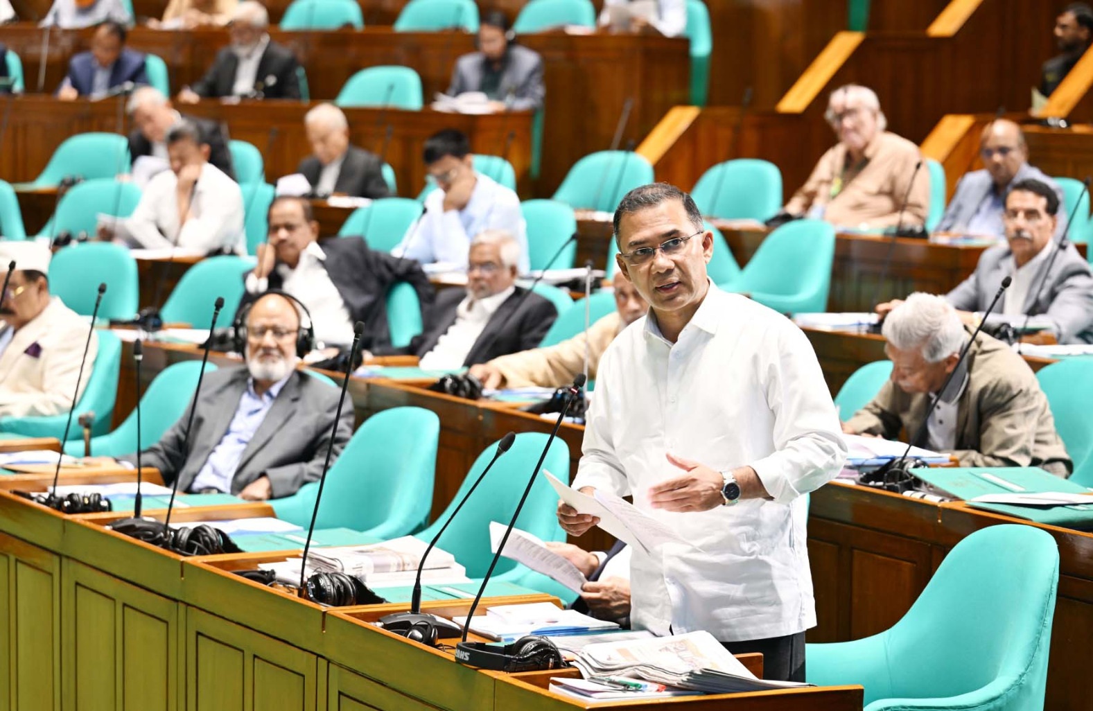সংবিধান সংশোধনে বিশেষ কমিটি গঠনের প্রস্তাব আইনমন্ত্রীর