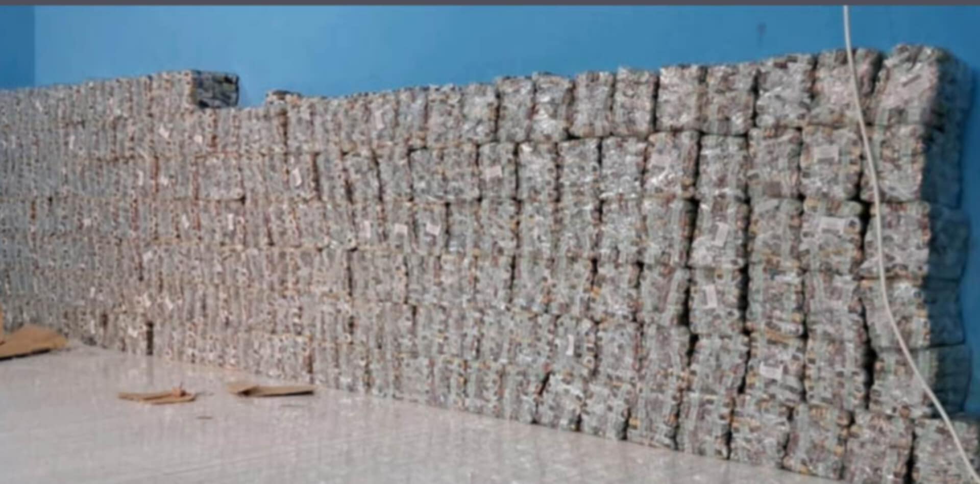 349d99d4-c97c-41c0-bfe3-692d2563b8b432126