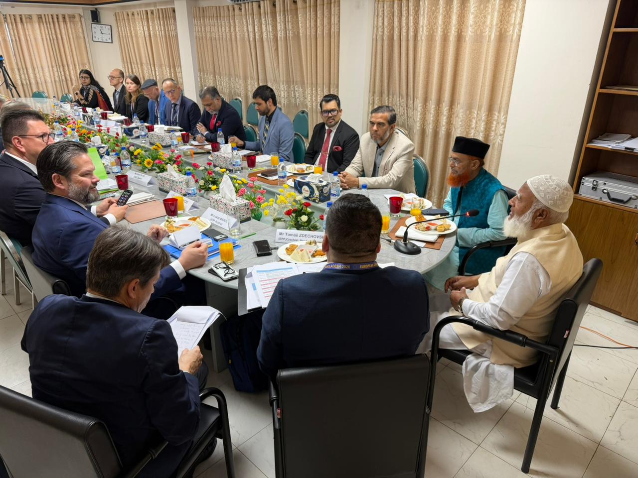 decab126-68da-49d2-8b6b-a3186256969739565