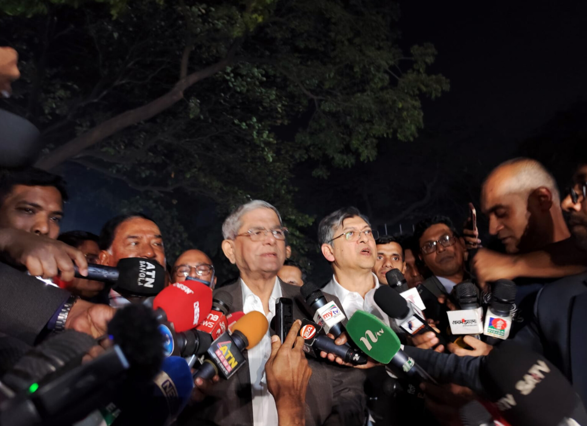 4f760dd6-d23c-44a4-8e82-e115380a60f830965