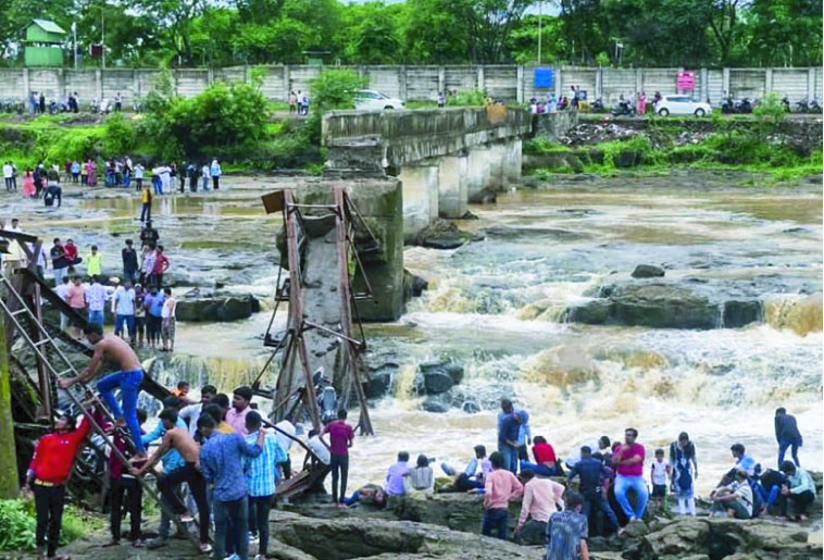 02bee590-9d87-490a-b23e-69696ae13bbf33806