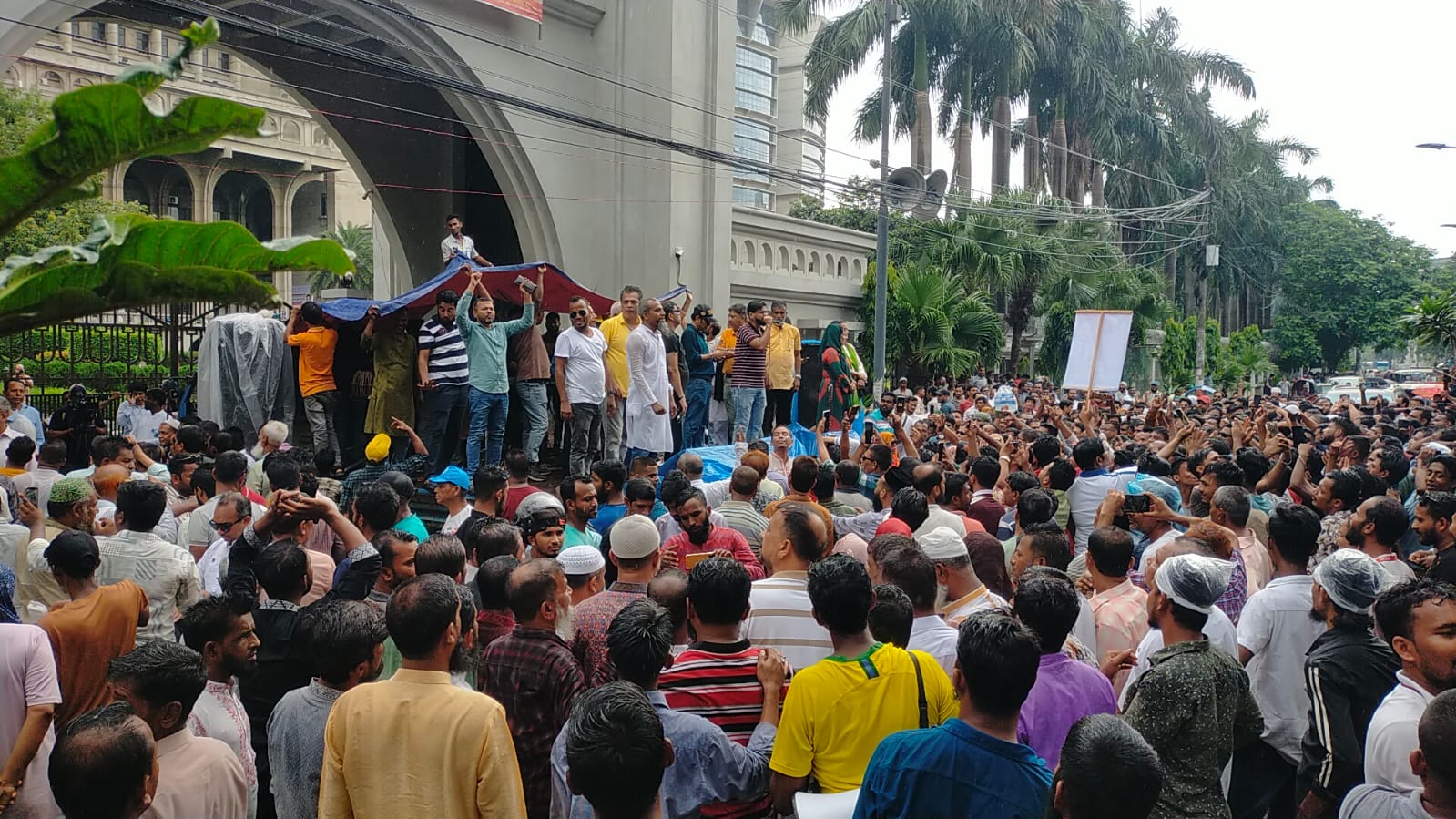 dfe1c535-1625-4a86-9b77-0d766054bbbf33226