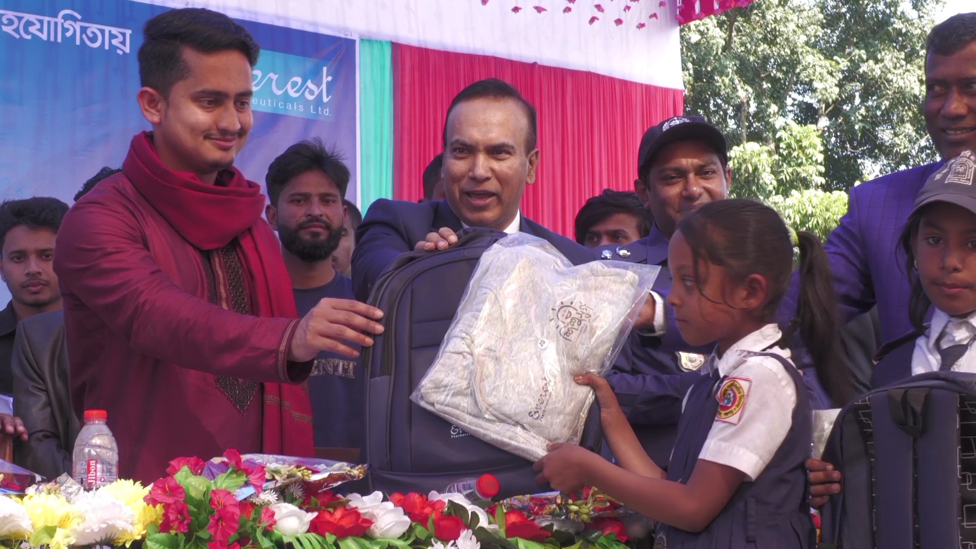 a78e8685-2bff-439d-bc7e-0943f56ae65729892