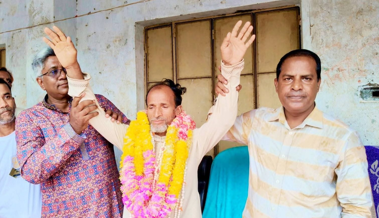 25db3c8c-fa35-498e-9579-fc918a49c40333904