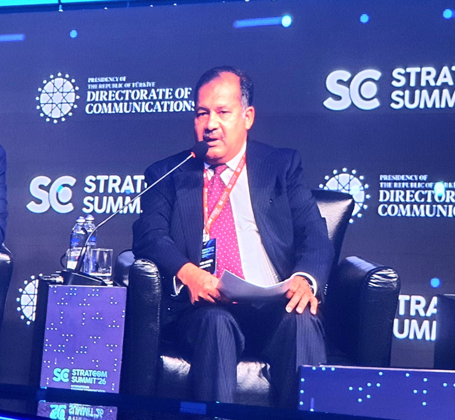 bda69ff8-ac3c-405a-8344-950efae31fda40576