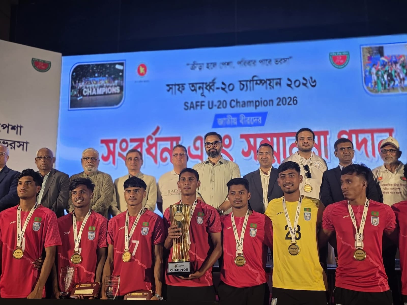 441eb35e-79e1-40ec-8cf6-7309e94a7ef840776