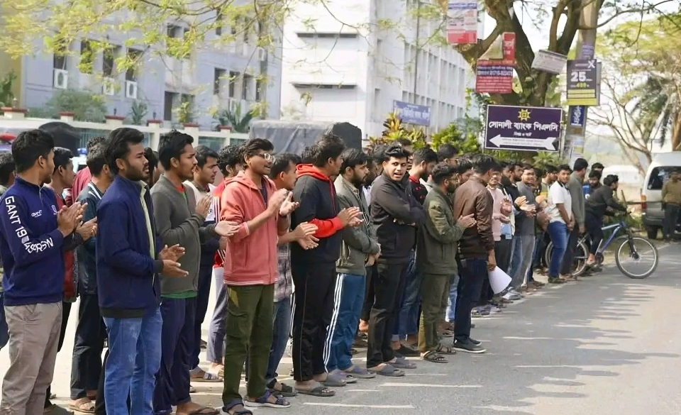 4c19fc66-ba4c-4185-b131-c175063c64a838964