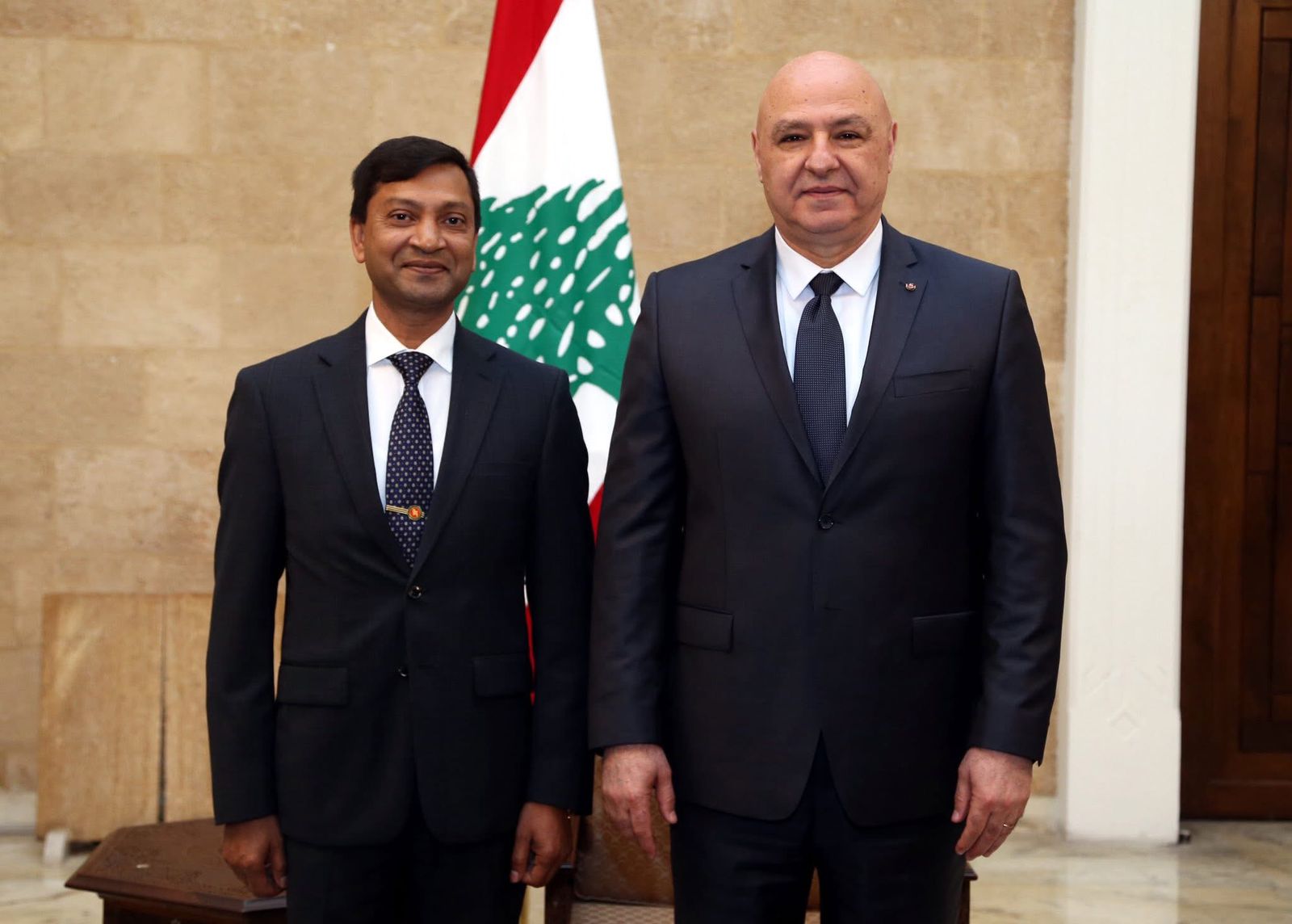 b59abb9c-5176-41a3-8e24-8b750d433f6d32957