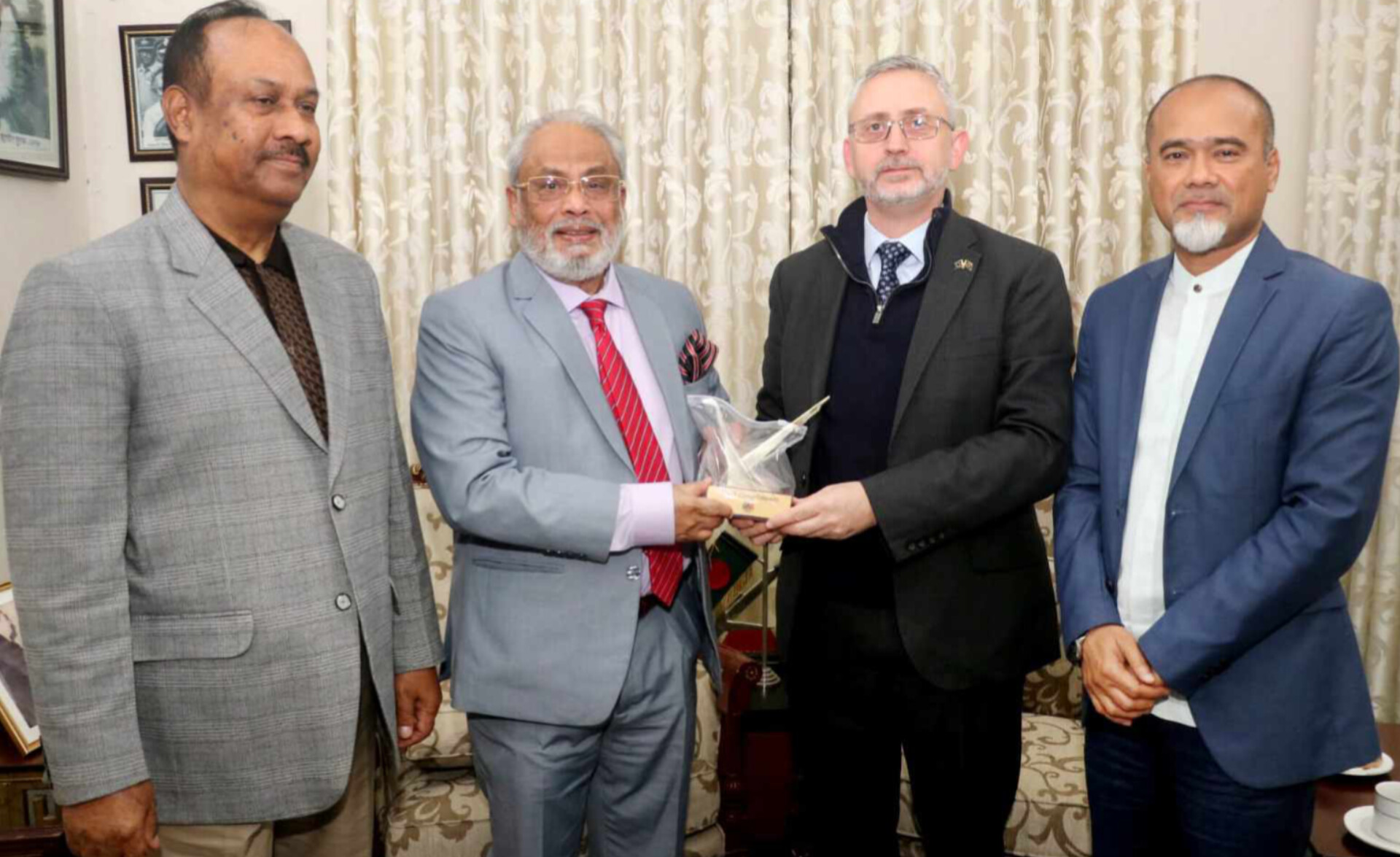 b3d74502-3585-4895-9d3b-98b3844b297530557