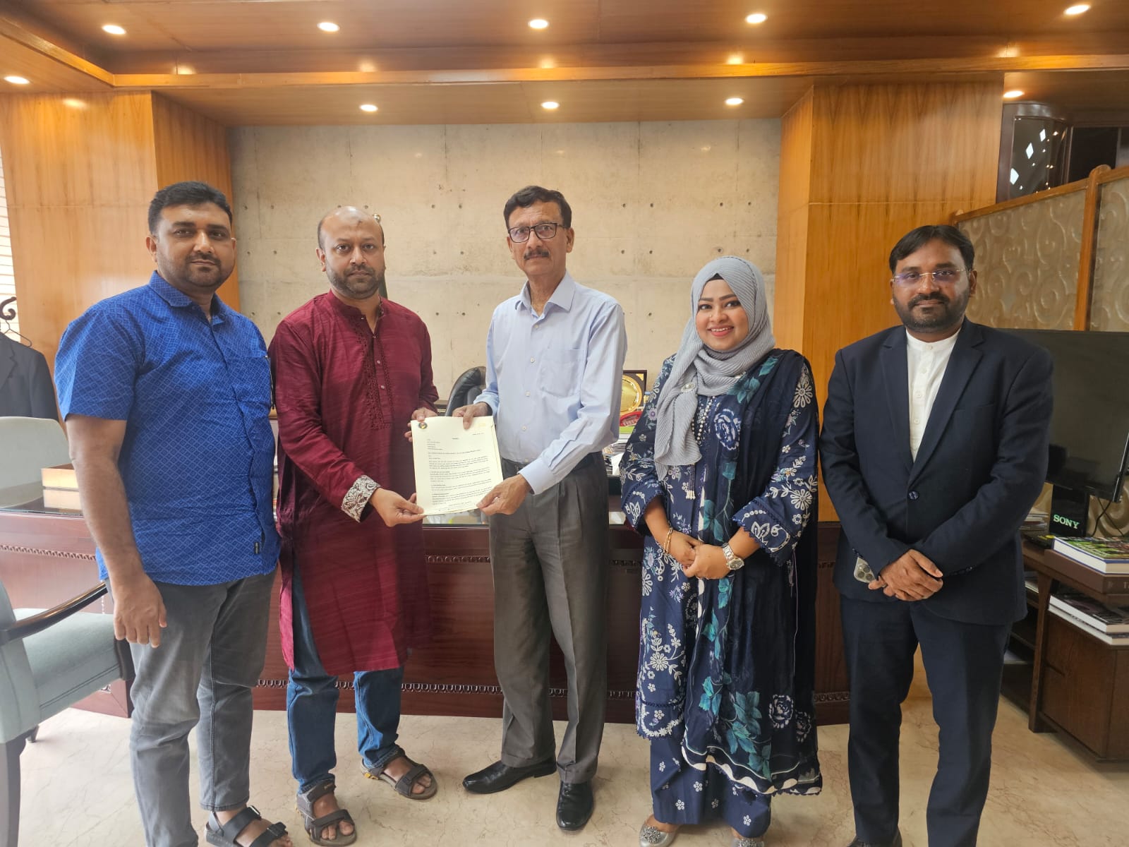 a1824208-3413-4fbd-81e5-31c89705a46d33283